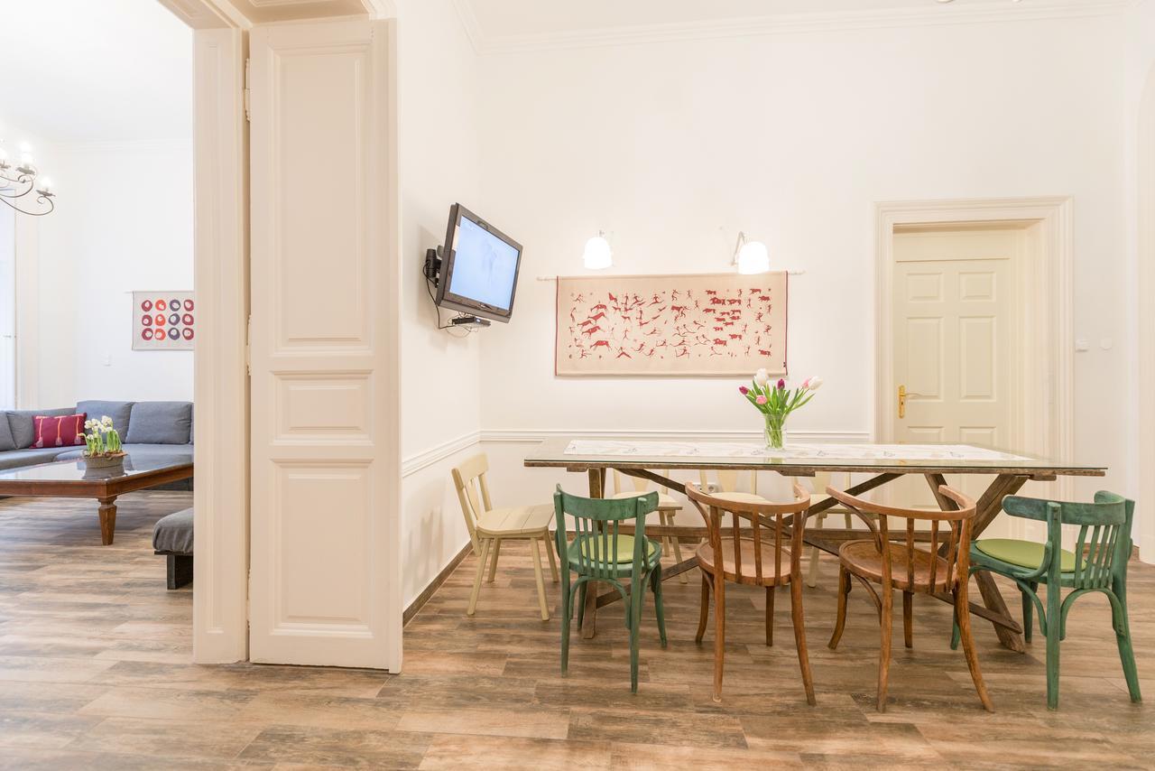 Family And Friends Apartment Budapest Esterno foto